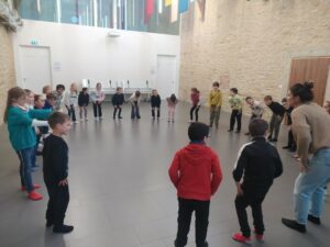 Eveil musical et danse en cycle 2