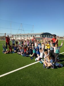 L’opération “Balle au pied” : les CE1 entrent en jeu !